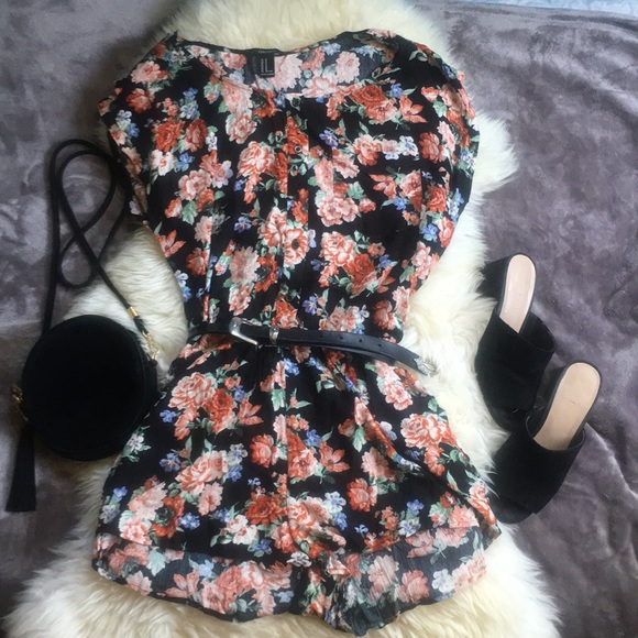 FINAL PRICE F21 floral romper - Picture 1 of 7